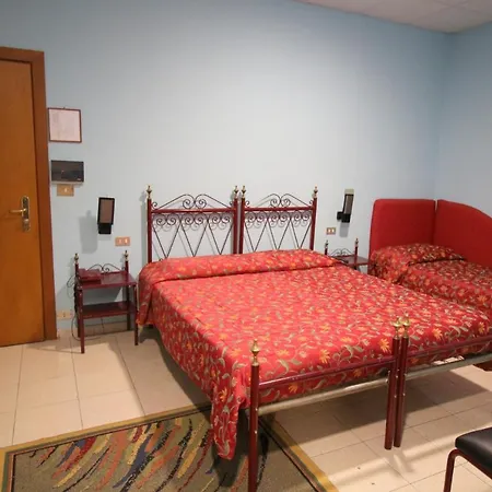 Hotel Italia 3*