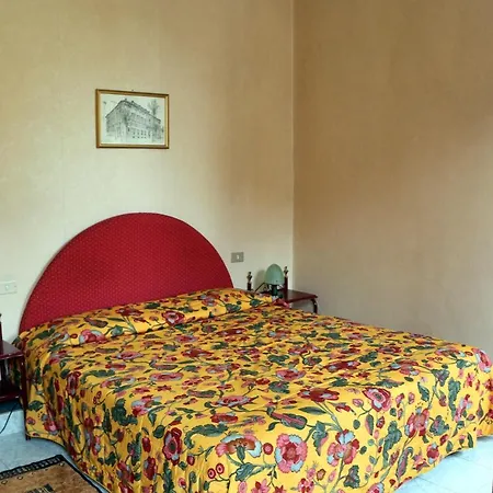 Hotel Italia 3*