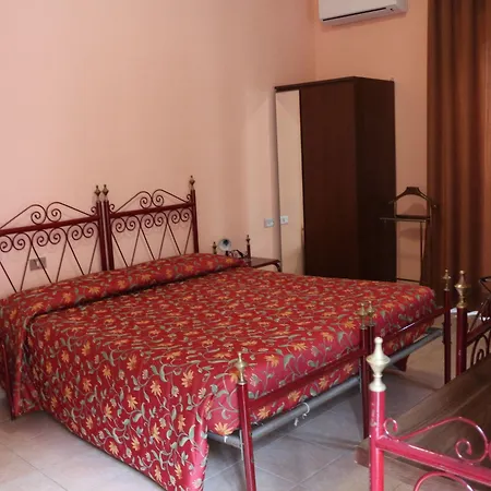 Hotel Italia 3*