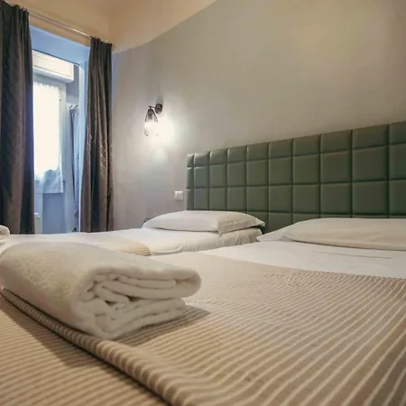 Italia ホテル 3*