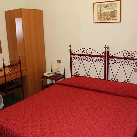 Italia Hotel 3*