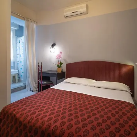 Hotel Italia 3*