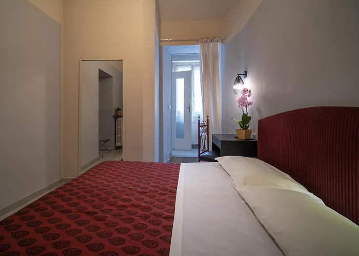 Italia ホテル 3*